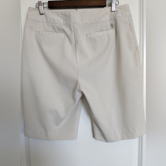 IZOD GOLF White And Tan Striped Golf Shorts Sz 8 - Picture 2 of 5
